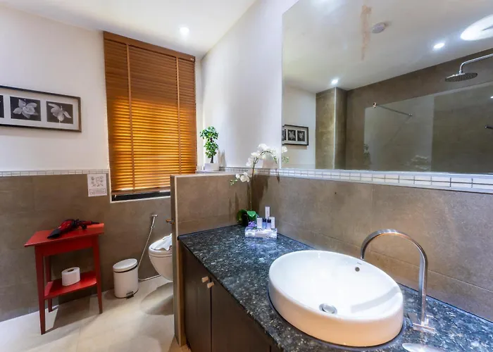 Mak Sukhumvit 15 *